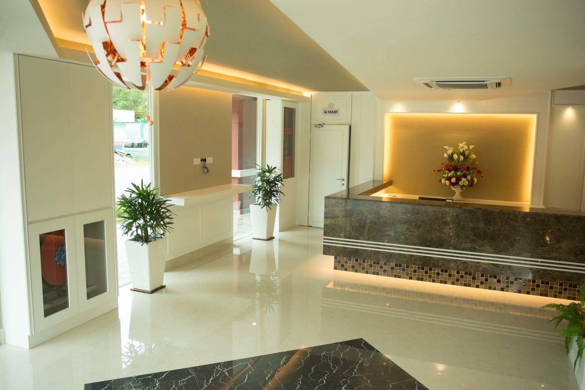 Qlassic Hotel Sepang Exterior foto