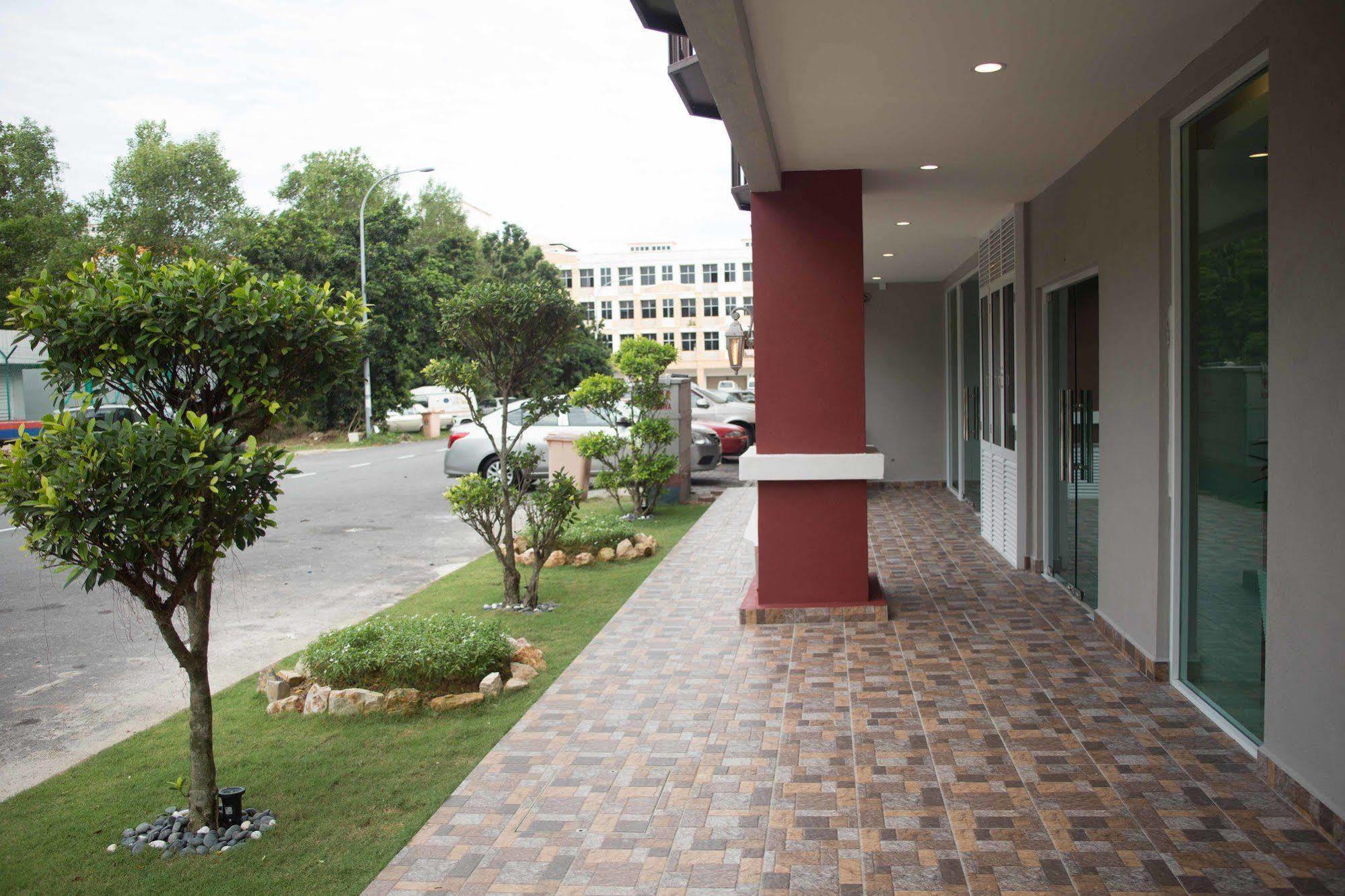Qlassic Hotel Sepang Exterior foto